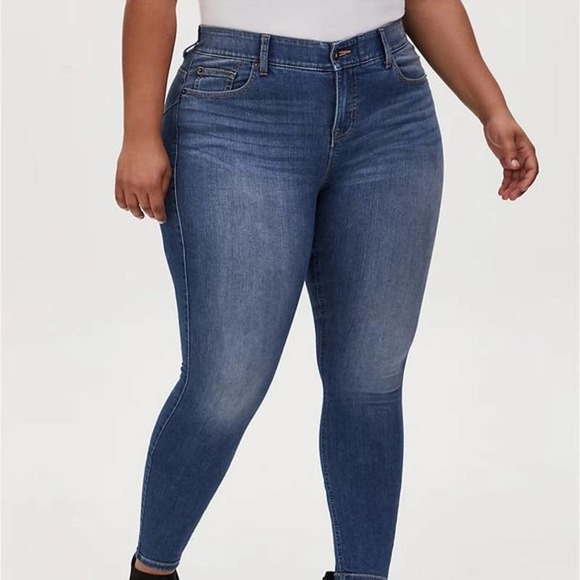 torrid Denim - Torrid Bombshell Skinny Premium Stretch